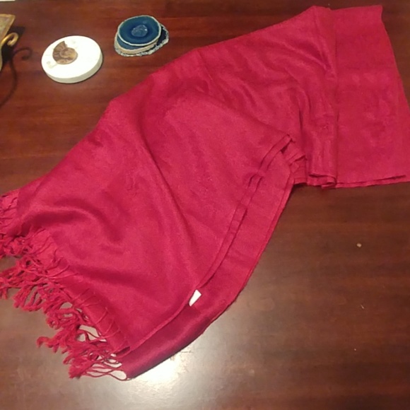 pashmina Accessories - Elegant deep red shawl scarf with fringe